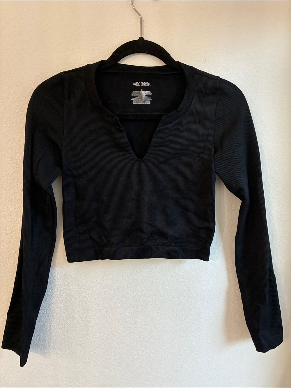 wild fable Black Ribbed V-Notch Long-Sleeve Crop Top
